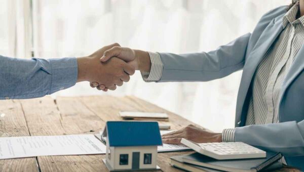 Real-Estate-Agent-vs.-Broker-The-Complete-Guide