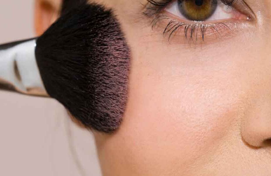 The Best Ways to Apply Blush for a Lifted Look