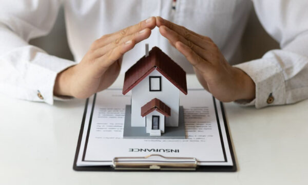 what-is-mortgage-insurance-vs-homeowners-insurance-1