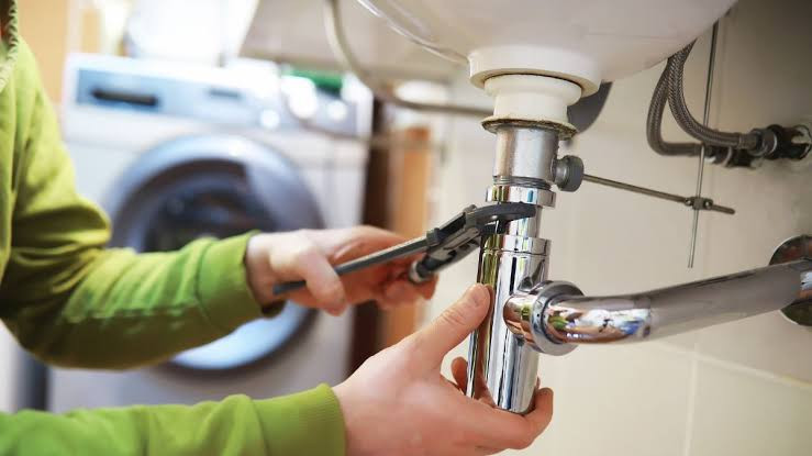 diy-vs-professional-toilet-repair-when-to-call-a-p-1